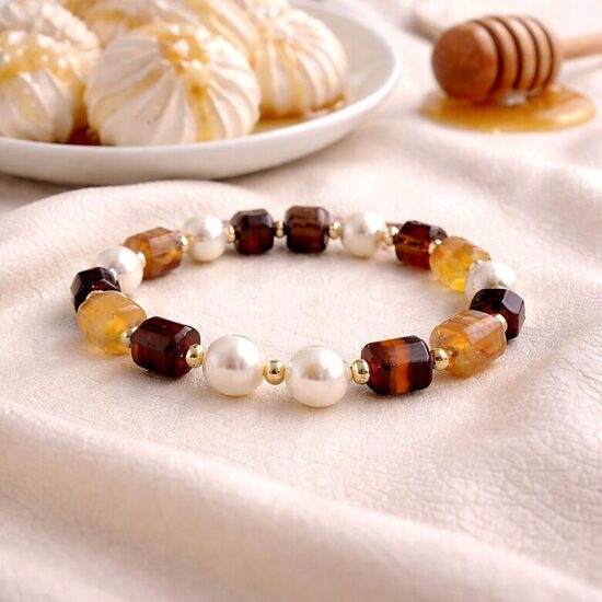 Pērļu un zelta toņu rokassprādze "Zelta Mirdzums"